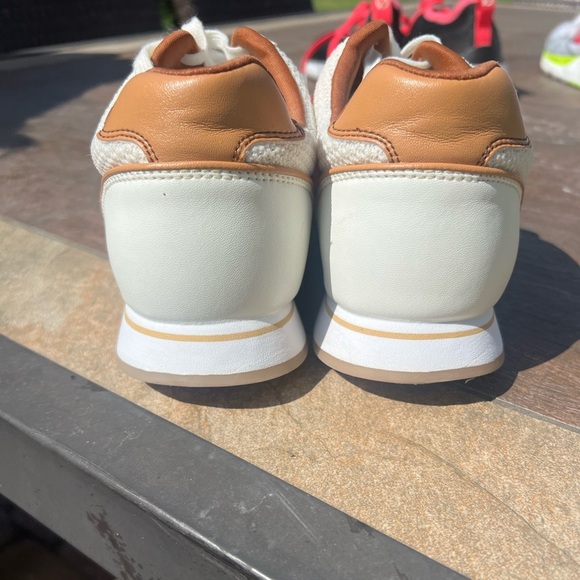 Banana republic, ladies, cream sneaker, size 9, excellent condition - Picture 5 of 16